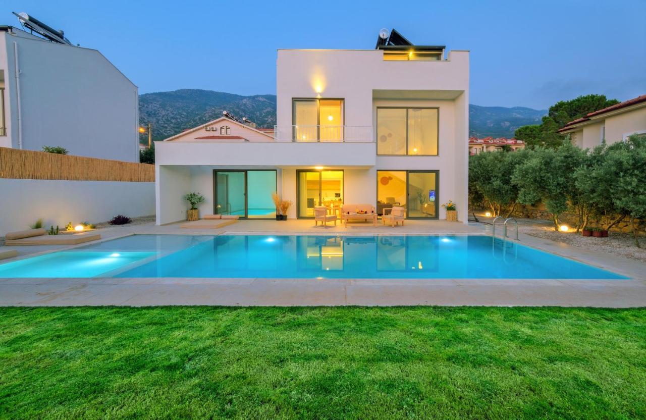 Villa Neo With 2 Private Pools, Bbq, Jacuzzi And Sauna *