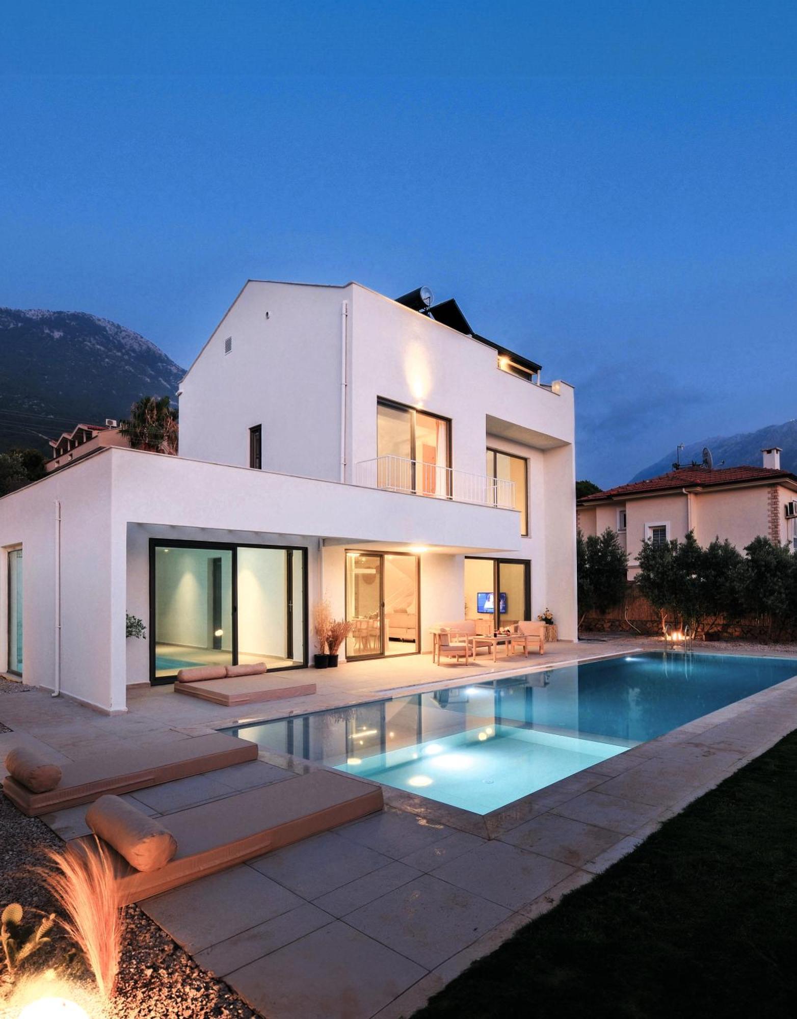 Neo With 2 Private Pools, Bbq, Jacuzzi And Sauna Villa Fethiye